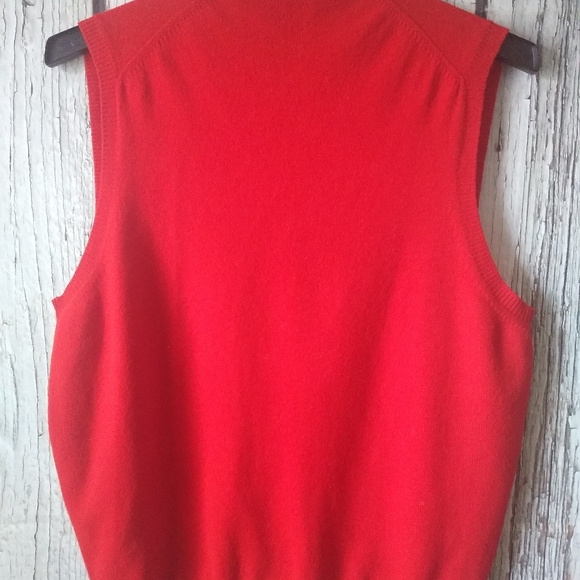 Vintage Alan Paine Mens (44) Red 100% Lambswool Sleeveless Sweater Vest. - Picture 3 of 3
